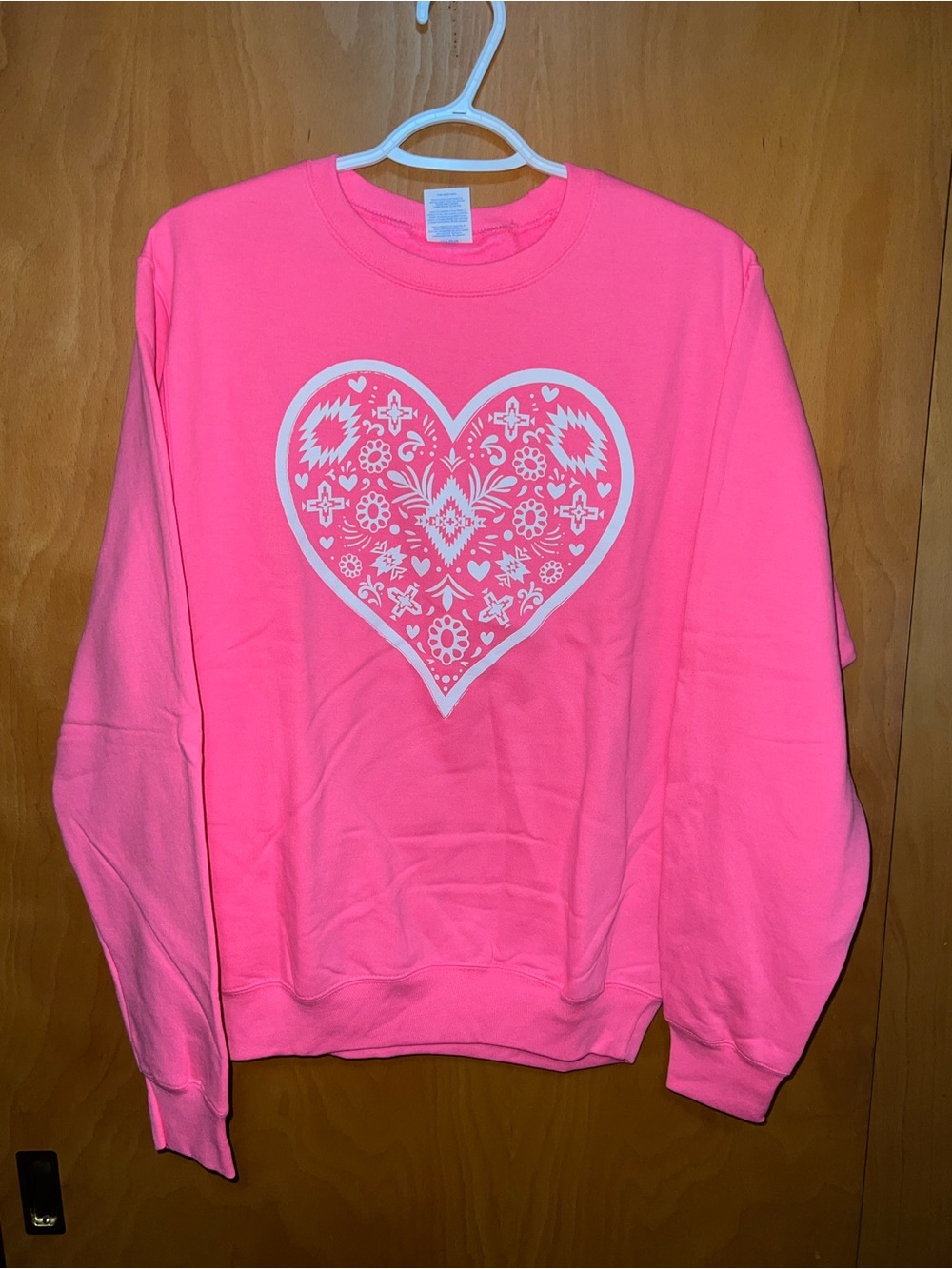 New Sterling Kreek neon pink heart sweatshirt S